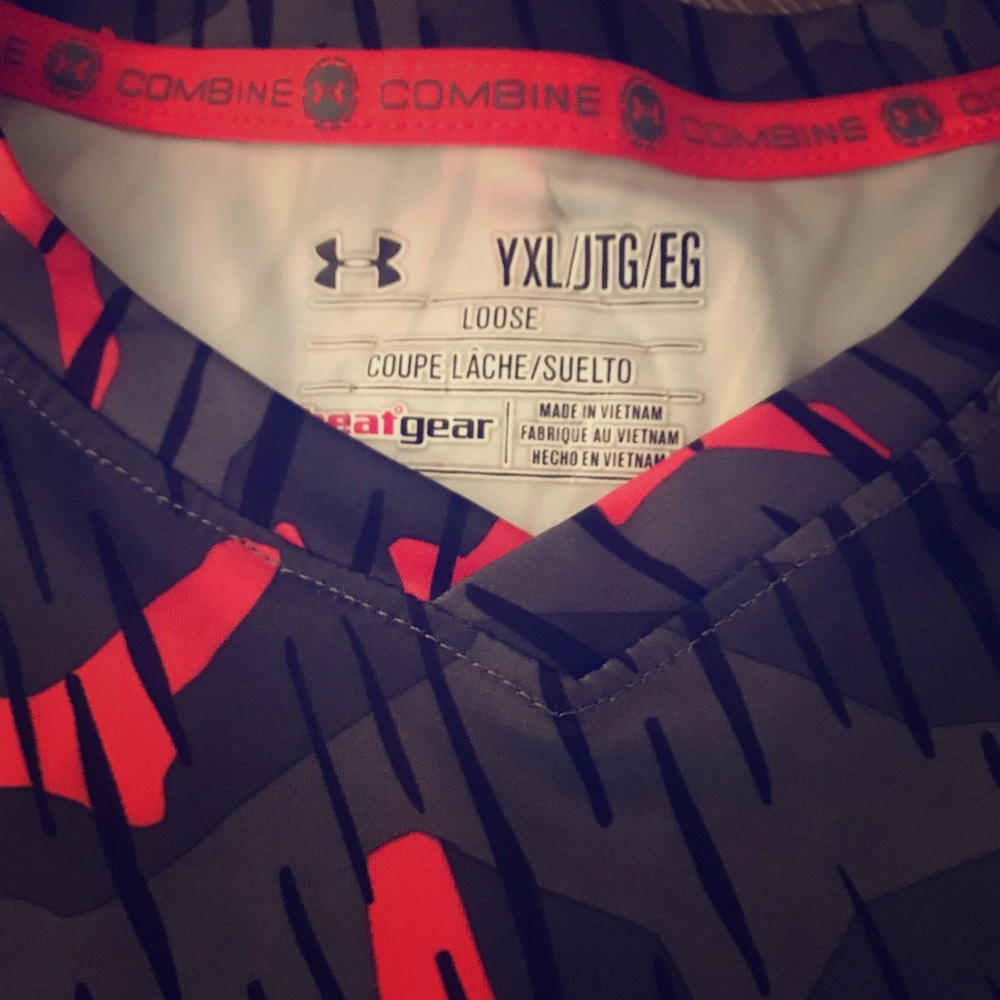 Boys UA dryfit tank